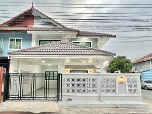 For SaleTownhouseNonthaburi, Bang Yai, Bangbuathong : 2-story townhouse, Pruksa Village 3, Soi 126/1, Purple Line, Bang Yai Station, Central Plaza, Westgate, Big C, IKEA Bang Yai. Marywittaya School Sarasas Witaed Bang Bua Thong School