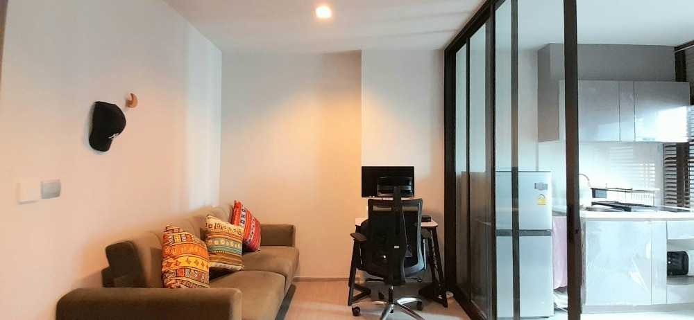 For SaleCondoRama9, Petchburi, RCA : Selling at the best price!! A room like new, Condo Life Asoke - Rama 9, separated kitchen, near MRT Rama 9, convenient to travel.