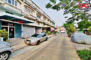 For SaleShophouseNonthaburi, Bang Yai, Bangbuathong : Commercial building for sale, 3 floors, 16 Tarawa, Bua Thong Thani, Kanchanaphisek Road. Bang Bua Thong District, Nonthaburi