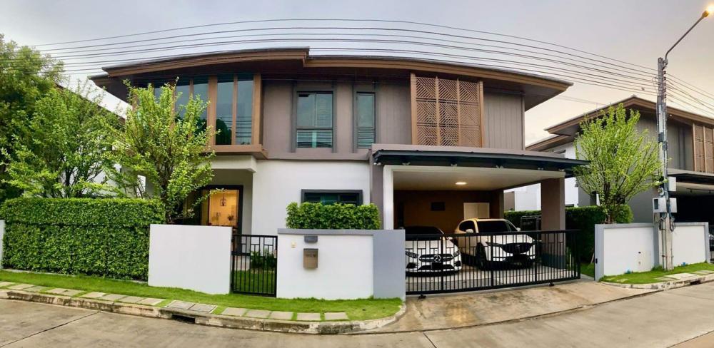 For SaleHousePattanakan, Srinakarin : Single house in Burasiri Village, Pattanakarn - land area 69.9 sq m, usable area in the house 257 sq m - parking for 2 cars (there is an extension of the roof in the garage and next to the house), there is an additional plug link provided at the garage. p