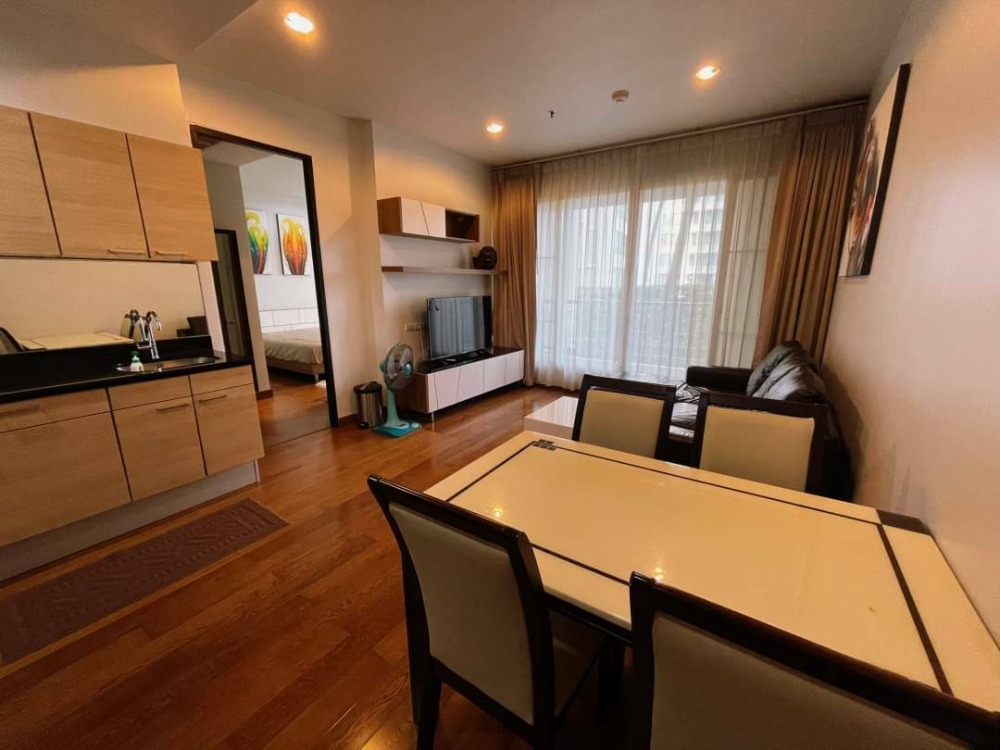 For RentCondoWitthayu, Chidlom, Langsuan, Ploenchit : Condo for rent: The Address Chidlom, near BTS Chidlom, only 200 meters.