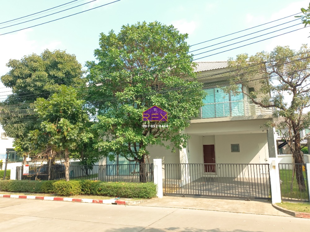 For SaleHousePattanakan, Srinakarin : Single house for sale, Perfect Place Pattanakarn, corner room, opposite the club.