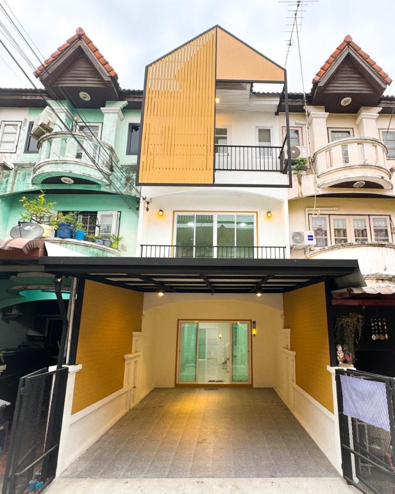 For SaleTownhouseBang kae, Phetkasem : Townhome for sale, 3 floors, 5 bedrooms, 3 bathrooms, Phongsirichai Village 4. Good location, convenient travel, Phetkasem 81