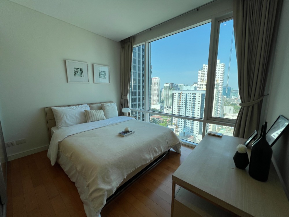 For RentCondoSukhumvit, Asoke, Thonglor : Room for rent very quickly. Fullerton Sukhumvit. If interested, contact Line: 0889656914. Hurry and say hello.