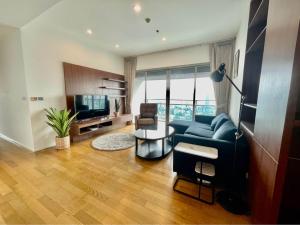 For RentCondoSukhumvit, Asoke, Thonglor : High Floor, Unblocked View, Spacious 3 Beds Condo for Rent!