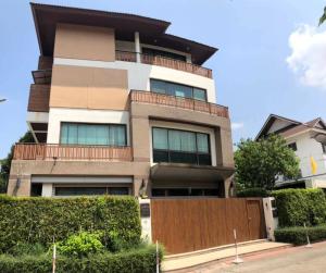 For SaleHouseLadprao, Central Ladprao : Large 4-story detached house for sale, Ban Kaew Villa Village 2, Soi Lat Phrao-Wang Hin 68, only 30 meters from the main road.