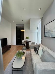 For RentCondoWitthayu, Chidlom, Langsuan, Ploenchit : 1 bedroom, duplex style for rent, Chidlom location.