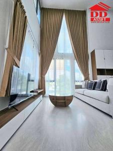 For RentHouseOnnut, Udomsuk : Townhome for rent, 3.5 floors, Baan Klang Muang Classe, Sukhumvit 77, Soi Onnut21 Bts On Nut, with furniture. There is a private elevator, code T8057.