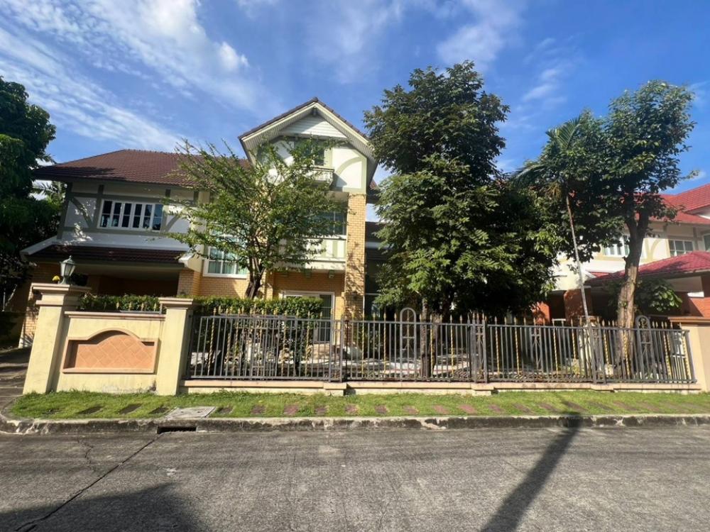 ขายบ้านเกษตร นวมินทร์ ลาดปลาเค้า : 📢👇 House in good compound , easily  traveling in and out through two routes:1. Raminthra Road (Soi Raminthra 14, Maiyalap)2. Kaset-Nawamin Road (Soi Prasert Manukitch 29), surrounding with many restaurants , community malls, along the street