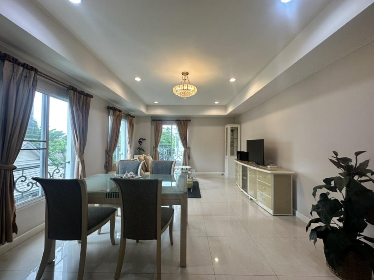 For RentCondoSukhumvit, Asoke, Thonglor : For rent, 2 beautiful bedrooms, fully furnished, ready to move in, only 350 meters from Thonglor BTS, small room, quiet, not crowded.