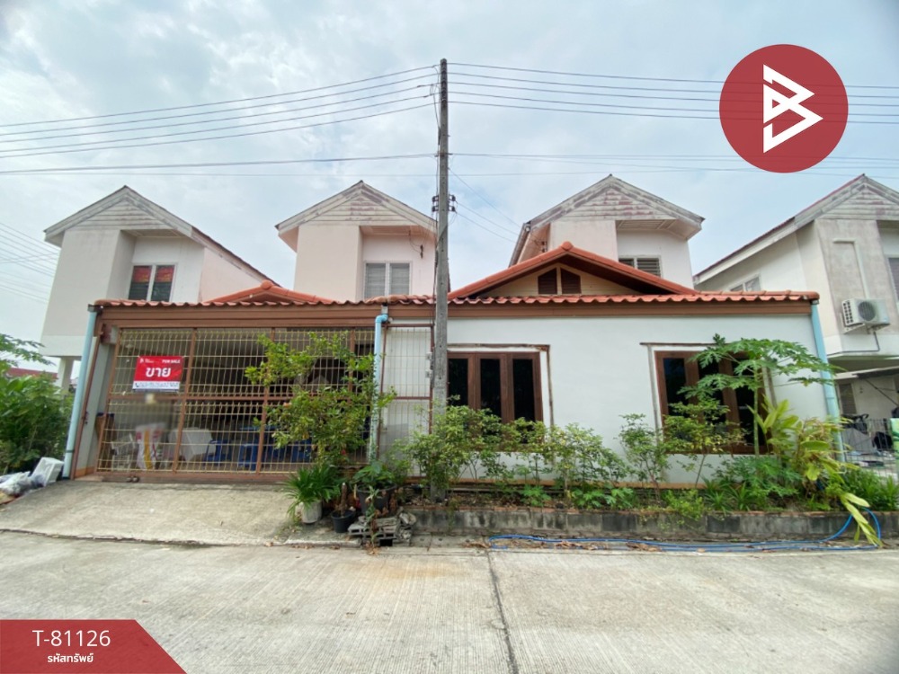 For SaleTownhouseChachoengsao : Large 2-story townhouse for sale, Eua-Athorn Village, Phanom Sarakham, Chachoengsao.