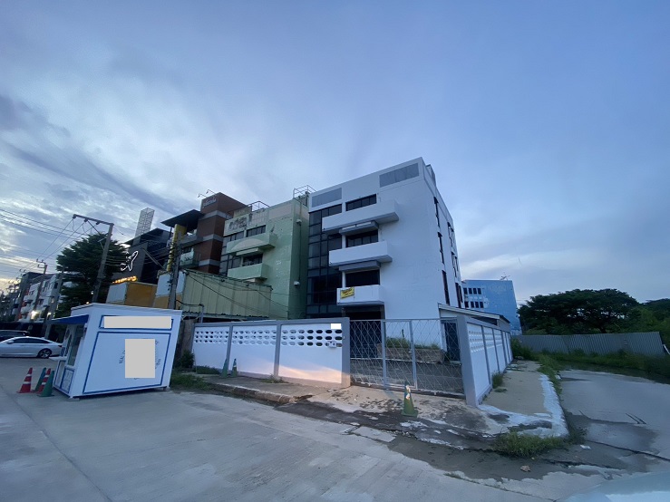 For RentOfficeVipawadee, Don Mueang, Lak Si : Tel. 081-632-0632 4-story office building for rent, Mini Air Park Office Project, on Vibhavadi Rangsit Road, inbound, near the air base. Near Don Mueang Airport