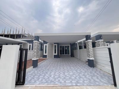 For SaleHouseKhon Kaen : Single house for sale, house near Khon Kaen University, 5 minutes away, location behind university, easy to travel in and out.