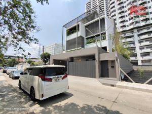 For SaleHousePattanakan, Srinakarin : Luxury detached house for sale 4 floors, area 120 sq m, usable area 1,280 sq m, 5 bedrooms, 6 bathrooms, air conditioning, fully furnished, Pattanakarn Road, selling price 85 million baht.