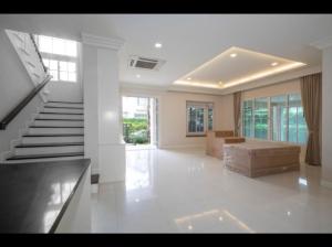 For SaleHouseBangna, Bearing, Lasalle : Narasiri Bangna project house for sale, large house, lots of space, good location.