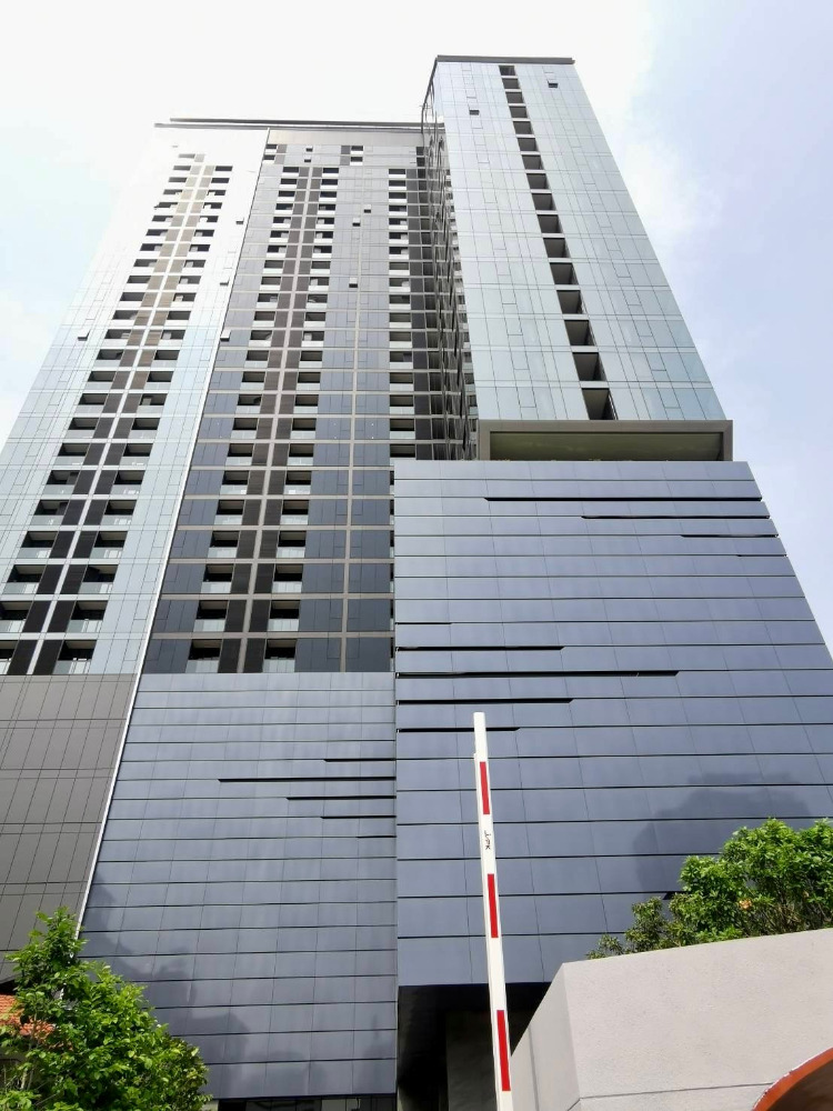 For SaleCondoRatchathewi,Phayathai : The Extro: 1bed 1bath 35sqm. corner unit 8,800,000 Am: 0656199198