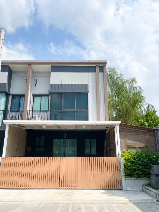 For RentTownhouseRathburana, Suksawat : Townhome for rent, Pleno Suksawat 30, Project 2, near King Mongkuts University of Technology Thonburi, just 8 minutes.