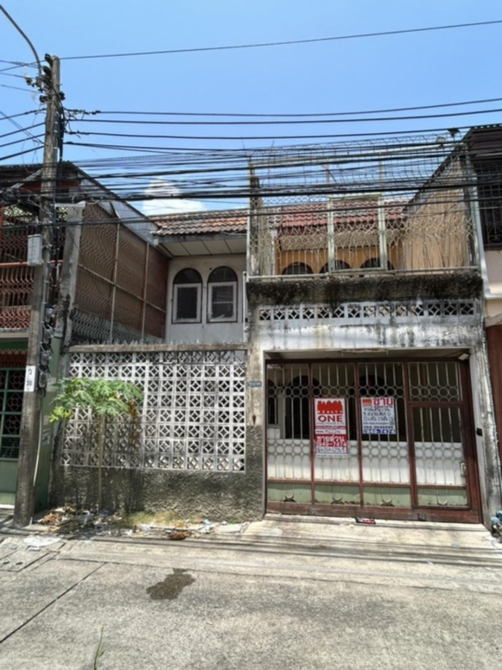 For SaleTownhouseSathorn, Narathiwat : 📣📣2-story townhouse for sale, Soi Sathu Pradit Soi 10, good location, business area, near Sathorn, Silom, Bang Rak.