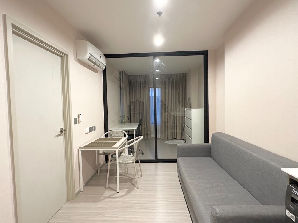 For RentCondoSamut Prakan,Samrong : LV127 Rent Aspire Erawan Prime, beautiful, large room, One Bed Plus, with furniture. The central part is complete. Next to BTS Erawan / Call 099-149-5164