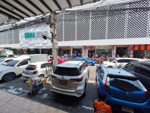 เซ้งร้านค้า ร้านอาหารพระราม 9 เพชรบุรีตัดใหม่ RCA : 🔥🔥🔥🔥Rental : Shop in Phatunam, 6 Storeys , Good Traffic, 200 sqm/Line:meiju1993