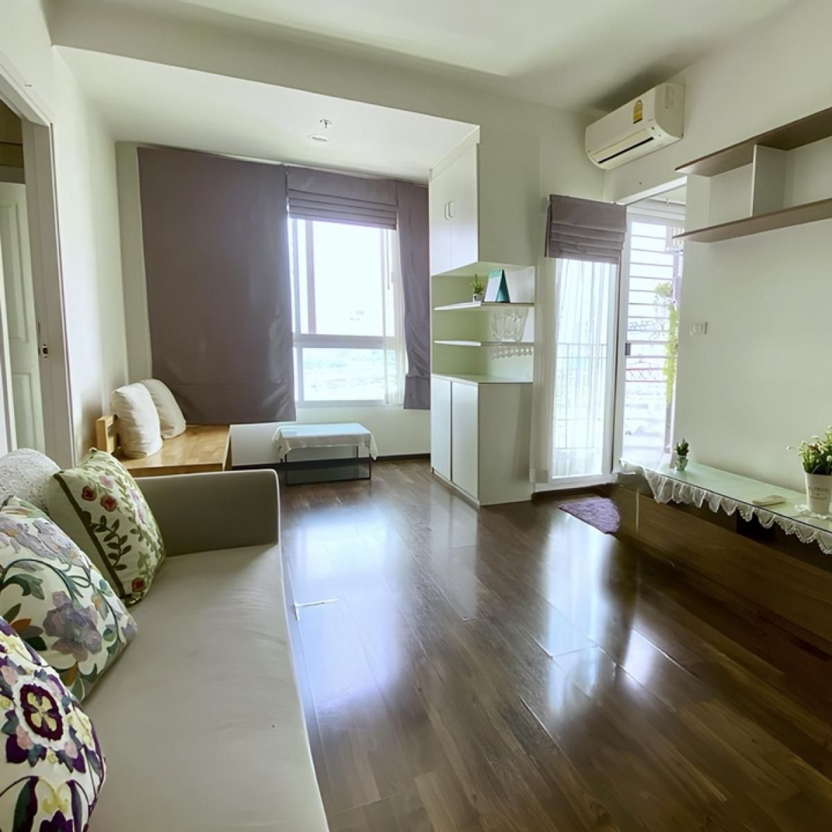 For SaleCondoKasetsart, Ratchayothin : 🏢Condo for sale, 2 bedrooms, next to Vibhavadi Rangsit Road, near the SRT, special unit, corner room. The bedroom wall is not connected to anyone, house number 888.