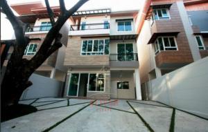 For SaleHome OfficeLadprao101, Happy Land, The Mall Bang Kapi : SH030324 Home office for sale, 3 floors, usable area over 380 sq m.