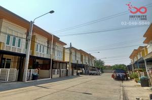 For SaleTownhouseLadkrabang, Suwannaphum Airport : 2-story townhome for sale, Golden Town 1, On Nut-Lat Krabang, Soi Wat Lan Bun.