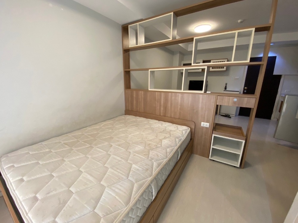 For RentCondoOnnut, Udomsuk : 🧸🌷For rent🌷🧸The log3 Sukhumvit 101/1 Price 7,000 baht🏷 Studio room, 1 bathroom, 8th floor, size 28 sq m, swimming pool view ✨️