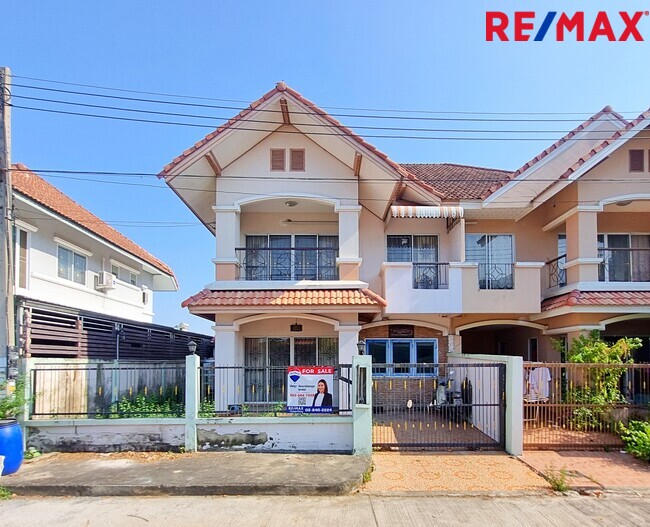 For SaleHousePathum Thani,Rangsit, Thammasat : Twin house for sale, A.C. House 3, Lam Luk Ka, Khlong 4, Sawai Pracharat Road.