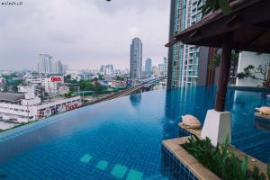 ขายคอนโดอ่อนนุช อุดมสุข : คอนโด sky walk condo ใกล้ BTS พระโขนง เฟอร์ครบ 109 ตร.ม.