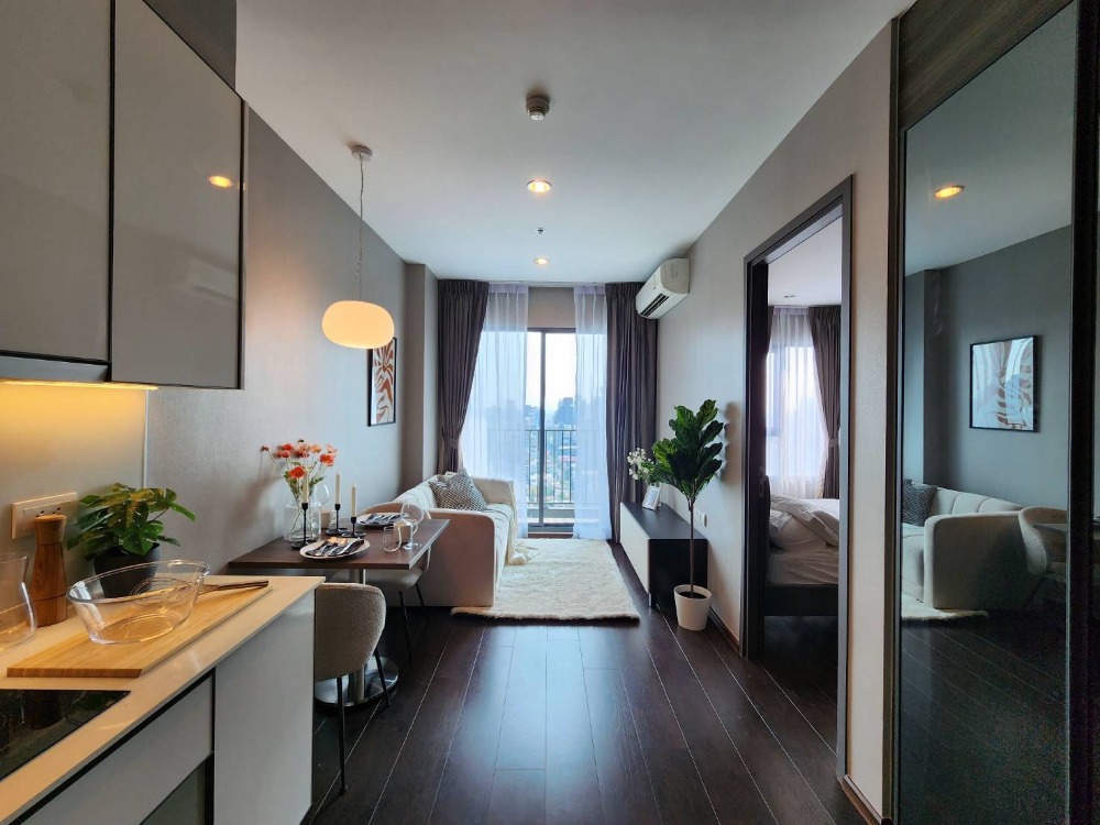 For RentCondoSukhumvit, Asoke, Thonglor : Project C Ekkamai Condominium 🔥🔥Rent only 20,000 baht/month🔥🔥🌺 Area size 35 sq m., 36th floor 🌺1 bedroom, 1 bathroom.