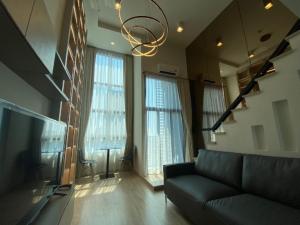 For SaleCondoWongwianyai, Charoennakor : For sale Ideo Sathorn-Wongwianyai near BTS Wongwian Yai.