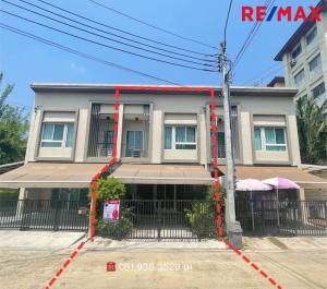 For SaleTownhouseLadkrabang, Suwannaphum Airport : House for sale, Chaloem Phrakiat Rama 9, Soi 28, Baan Klang Muang Suan Luang. Best price in the project, Prawet District, Srinakarin, On Nut, Udomsuk, Ram 2