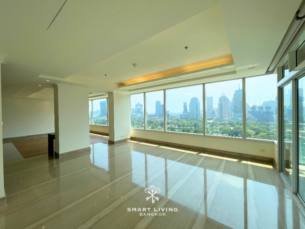 ให้เช่าคอนโด : The highest privacy condo for rent . Big space 4 bedsroom, unblock view near lumpini park and BTS ratchadamri