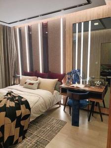 For SaleCondoLadprao, Central Ladprao : S-LFPL101 Condo for sale, Life Phahon-Lat Phrao, 28th floor, city view, 35 sq m., 1 bedroom, 1 bathroom, 5.65 million. 099-251-6615