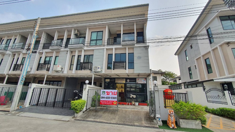 For SaleHome OfficeLadkrabang, Suwannaphum Airport : Home office, 3 floors, corner house, 30 sq m, Time Home Village (Suan Luang-On Nut), beautiful, cheap price.