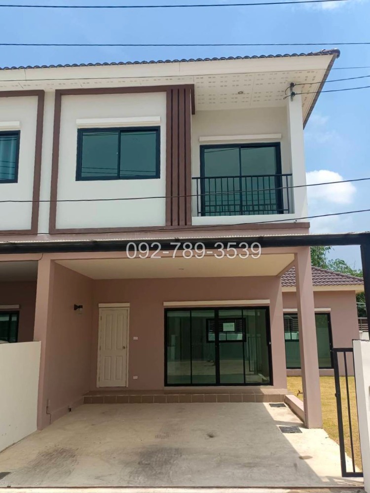 For SaleTownhouseSriracha Laem Chabang Ban Bueng : Townhome for sale, The Prize Sriracha 2 project corner house 61.6 sq.war