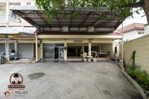 For SaleShophouseNonthaburi, Bang Yai, Bangbuathong : For sale: 4-story shophouse, total 3 units, Soi Tha It, Nonthaburi, 77 sq m., inexpensive price.