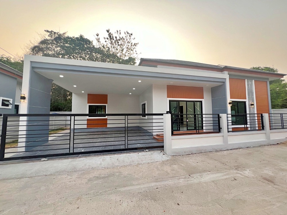 For SaleHouseKhon Kaen : Single house in Khon Kaen The last one before closing the project. Corner plot, lots of space, 62 sq m. Special price, free of all expenses. Good location next to the main road Nong Kung-Sila. No need to enter the alley, near Khon Kaen University, Srinaka