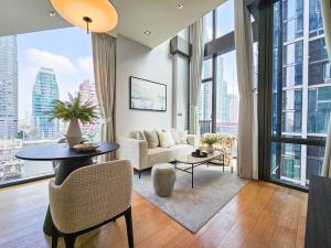 For RentCondoWitthayu, Chidlom, Langsuan, Ploenchit : Brand New Duplex 1 Bed Condo for Rent!