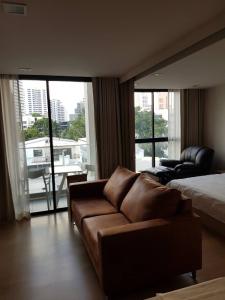 For RentCondoSukhumvit, Asoke, Thonglor : Condo for rent Liv@49, fully furnished. Ready to move in