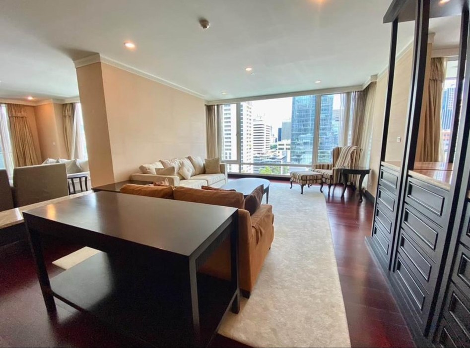 For RentCondoWitthayu, Chidlom, Langsuan, Ploenchit : The Park Chidlom (เดอะ พาร์ค ชิดลม) | Floor 10+ | 305.00 sq.m. | 4 Bedrooms | Near BTS Chidlom, Chidlom Pier 2 Minutes.