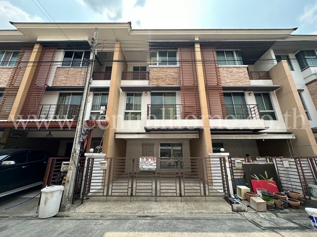 For SaleTownhouseChaengwatana, Muangthong : Townhome Plus City Park Ngamwongwan 25, cheapest in the project.