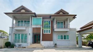 For SaleHouseLadprao101, Happy Land, The Mall Bang Kapi : Urgent sale, 2-story detached house, Soi Pho Kaeo, Bang Kapi, Bangkok, area 150 sq m, beautiful house, ready to live in.