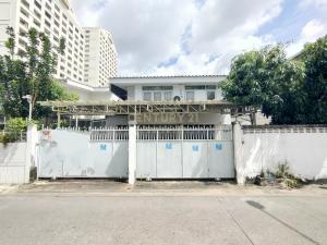 For SaleHouseRatchadapisek, Huaikwang, Suttisan : Sell single house, Ratchada Huai Khwang zone, Soi 20 June, near MRT/50-HH-65054.