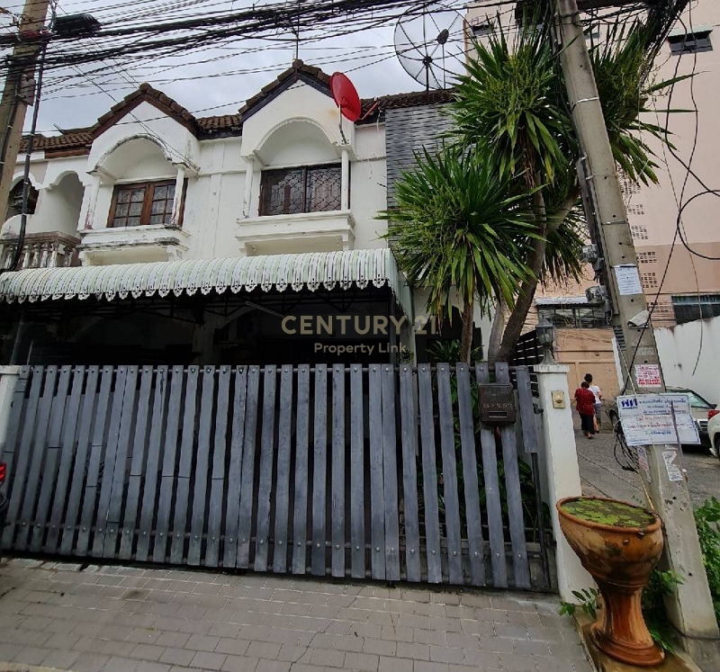 For SaleTownhouseRatchadapisek, Huaikwang, Suttisan : 2 storey townhouse for sale, Ratchada-Sutthisan location, near MRT/50-TH-66008