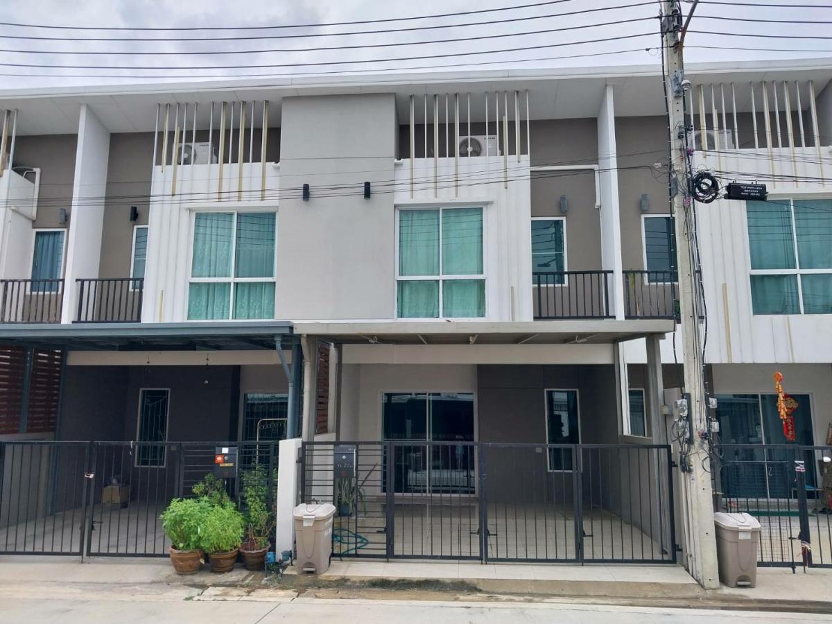 For RentTownhousePhutthamonthon, Salaya : 🏡Townhome for rent with furniture and electrical appliances. Good location, central area, beautiful, complete, all in one place, travel only 10 minutes to Mahidol Salaya, 3 houses available, rent 15,000 baht/month T/line id: 0649340942 Ying, project locat