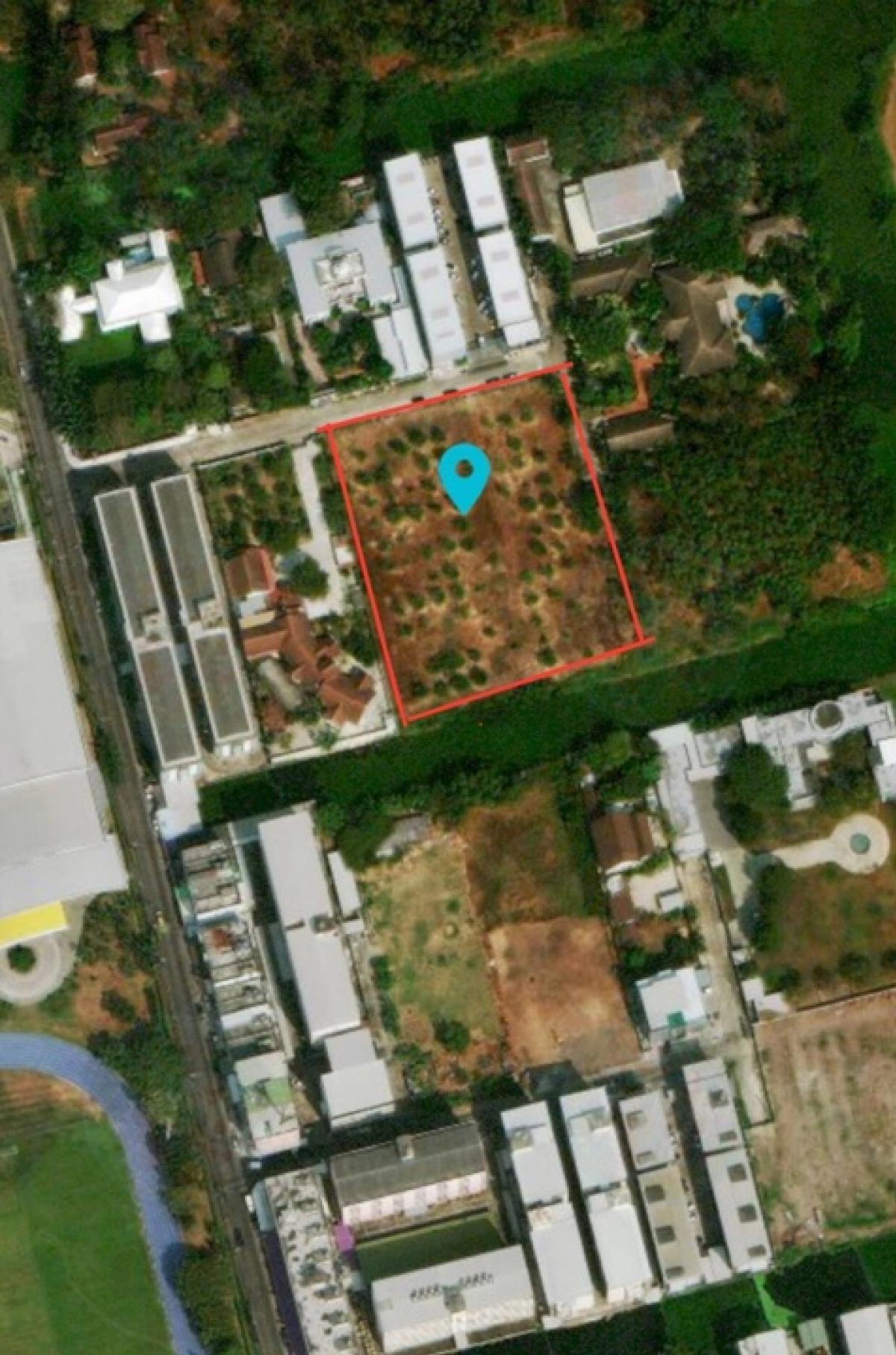 For SaleLandVipawadee, Don Mueang, Lak Si : Empty land for sale, Muang Ake, Rangsit, size 4-2-48 rai, in front of Rangsit University, width 72 meters, depth 98 meters, next to a road 8 meters wide, facing directly north.