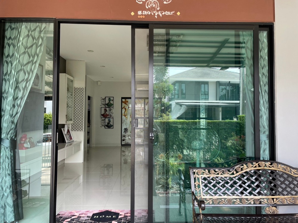 For SaleHousePinklao, Charansanitwong : Single house for sale, Setthasiri Village, Charan-Pinklao 1, area 73 sq m., usable area 292 sq m., 4 bedrooms, 3 upstairs and 1 downstairs, with 3 bathrooms and 1 additional room downstairs. It is multipurpose.