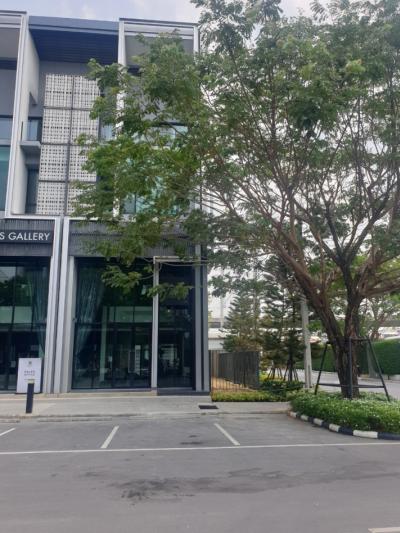 For RentOfficeSamut Prakan,Samrong : Office for rent, Cascade Bangna Km. 5, model house, corner plot, luxuriously decorated.